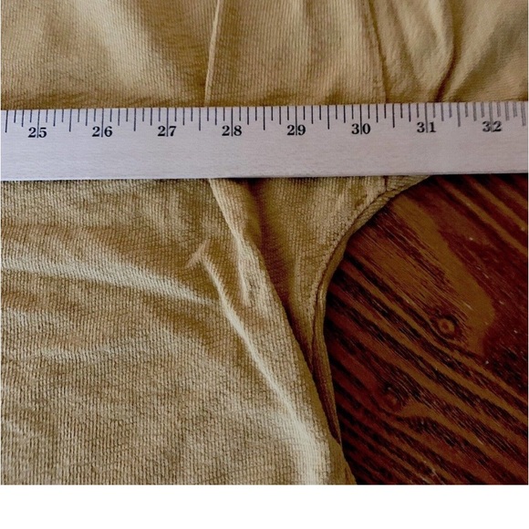 NWT Universal Thread Gold Henley Top
Women Cropped Raw Hem Ribbed Soft & Comfy - Picture 8 of 14